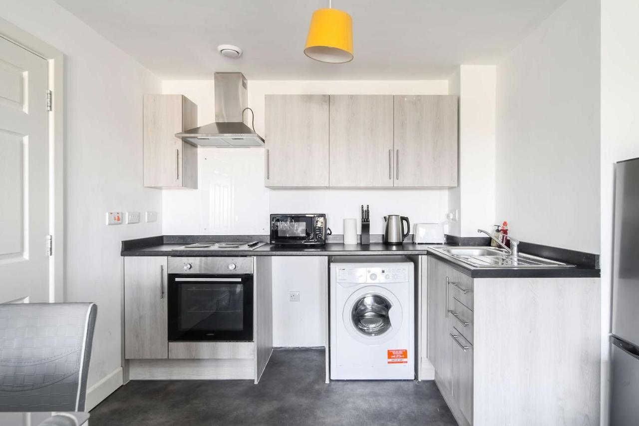 Livestay-New Private Apartment Building Minutes From Heathrow Slough Eksteriør bilde