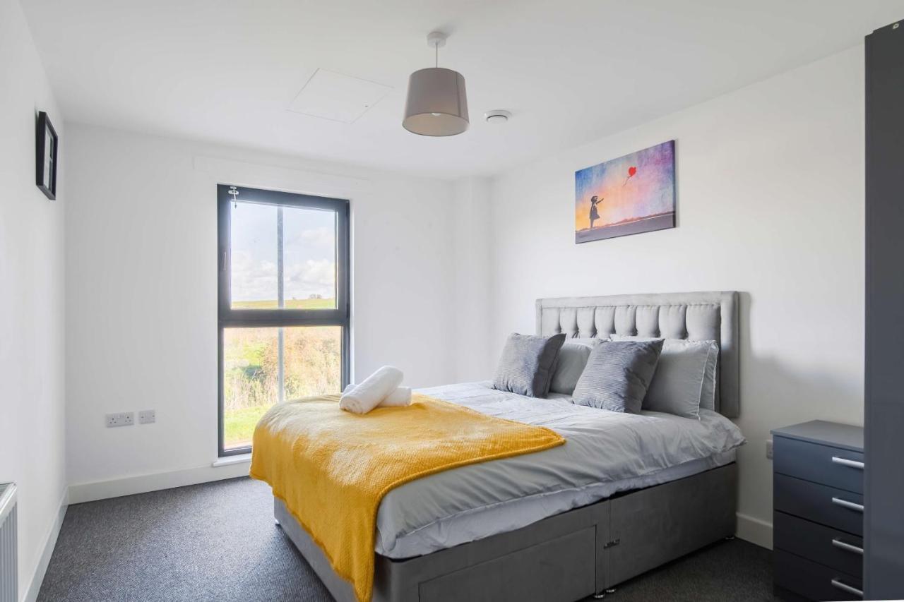 Livestay-New Private Apartment Building Minutes From Heathrow Slough Eksteriør bilde