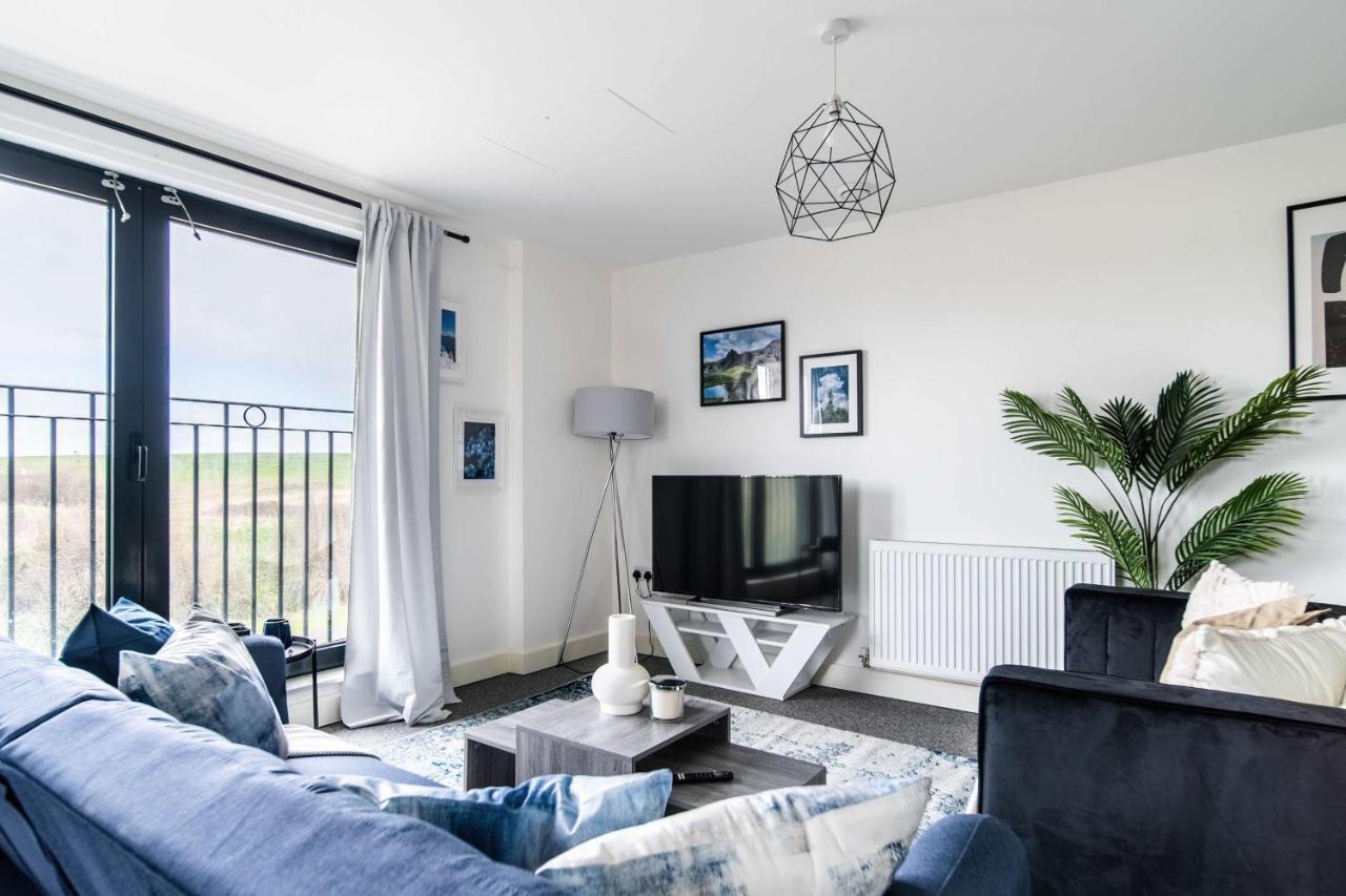 Livestay-New Private Apartment Building Minutes From Heathrow Slough Eksteriør bilde