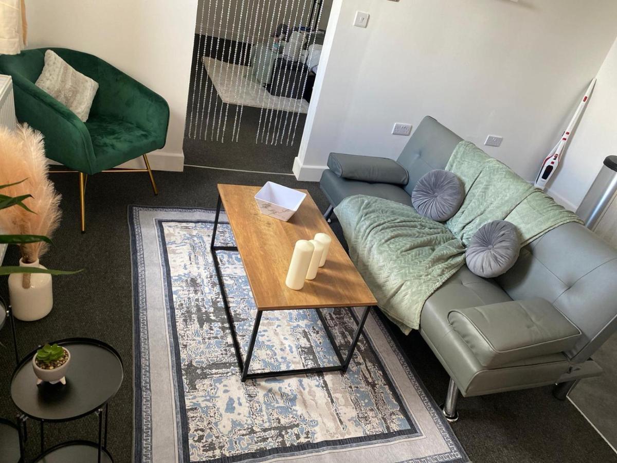 Livestay-New Private Apartment Building Minutes From Heathrow Slough Eksteriør bilde