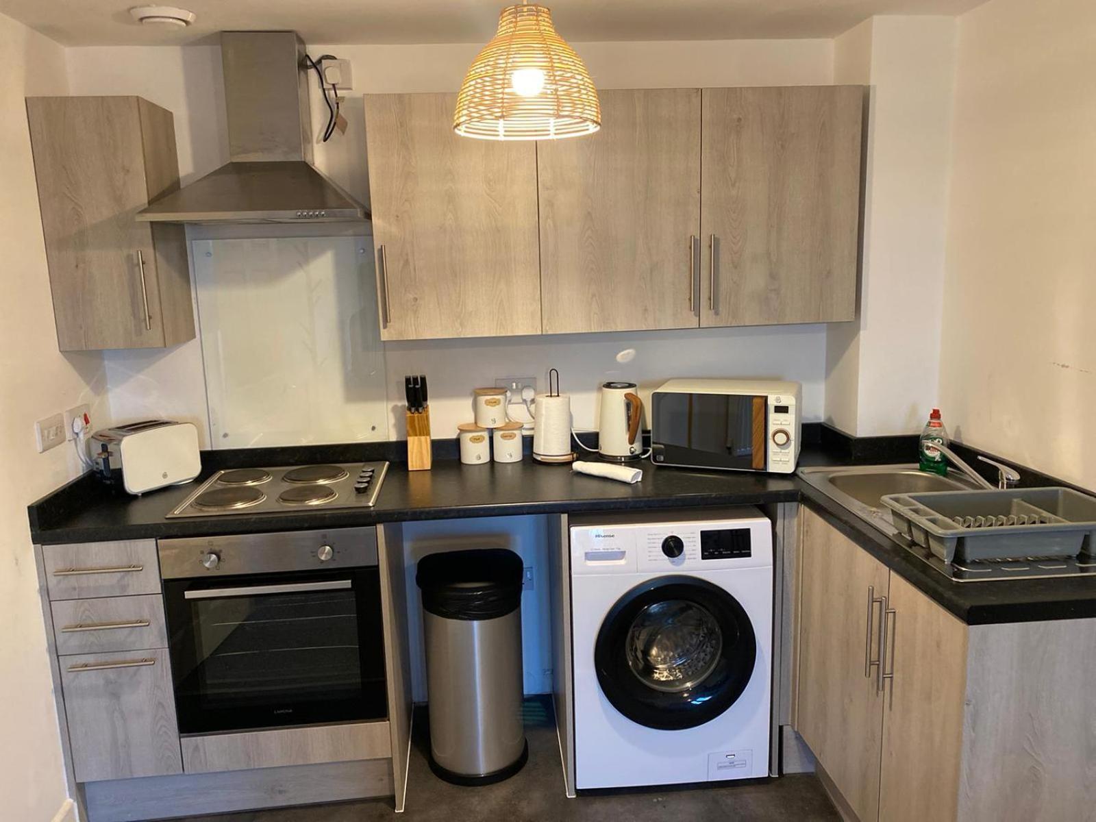 Livestay-New Private Apartment Building Minutes From Heathrow Slough Eksteriør bilde