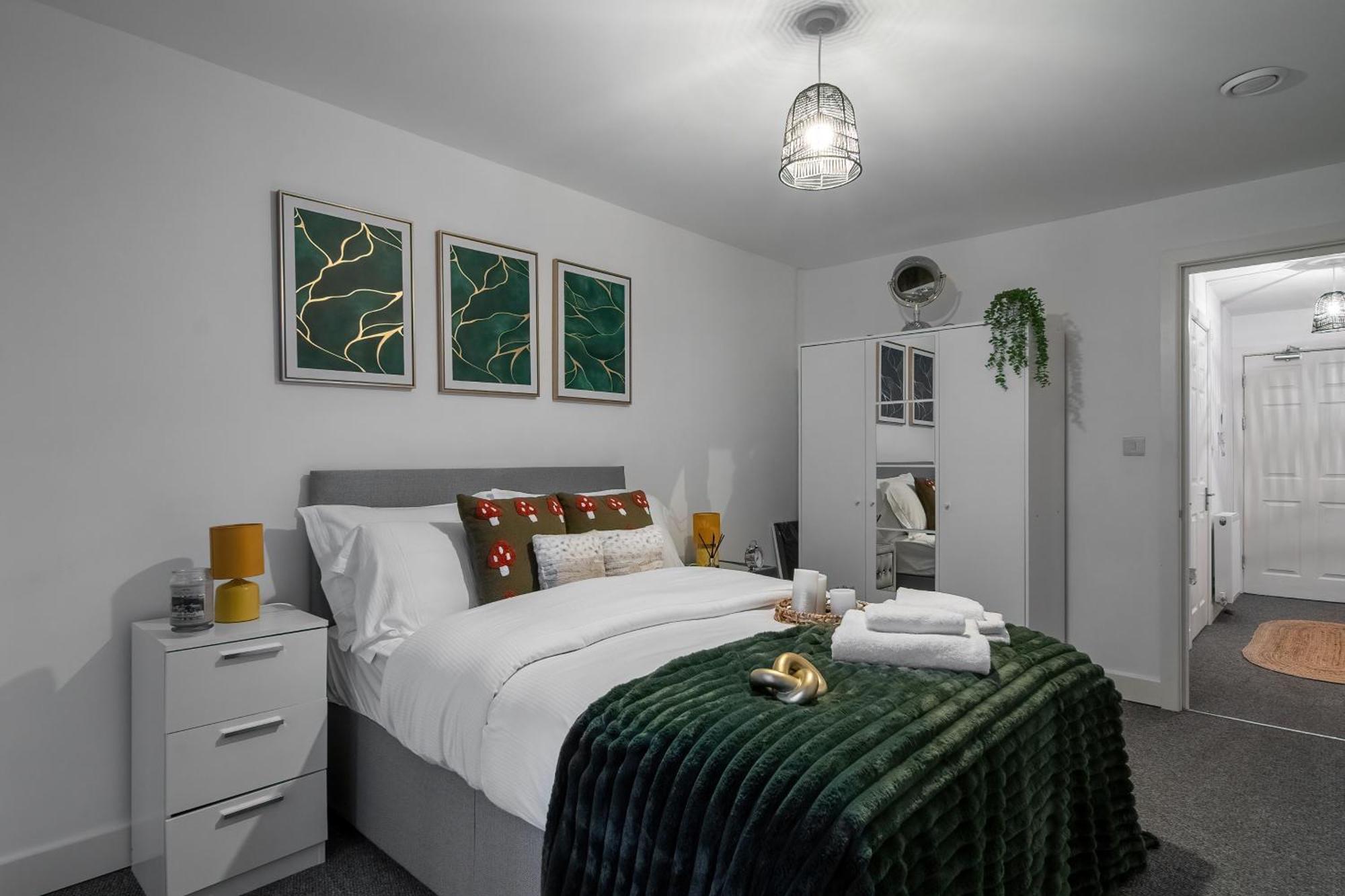 Livestay-New Private Apartment Building Minutes From Heathrow Slough Eksteriør bilde