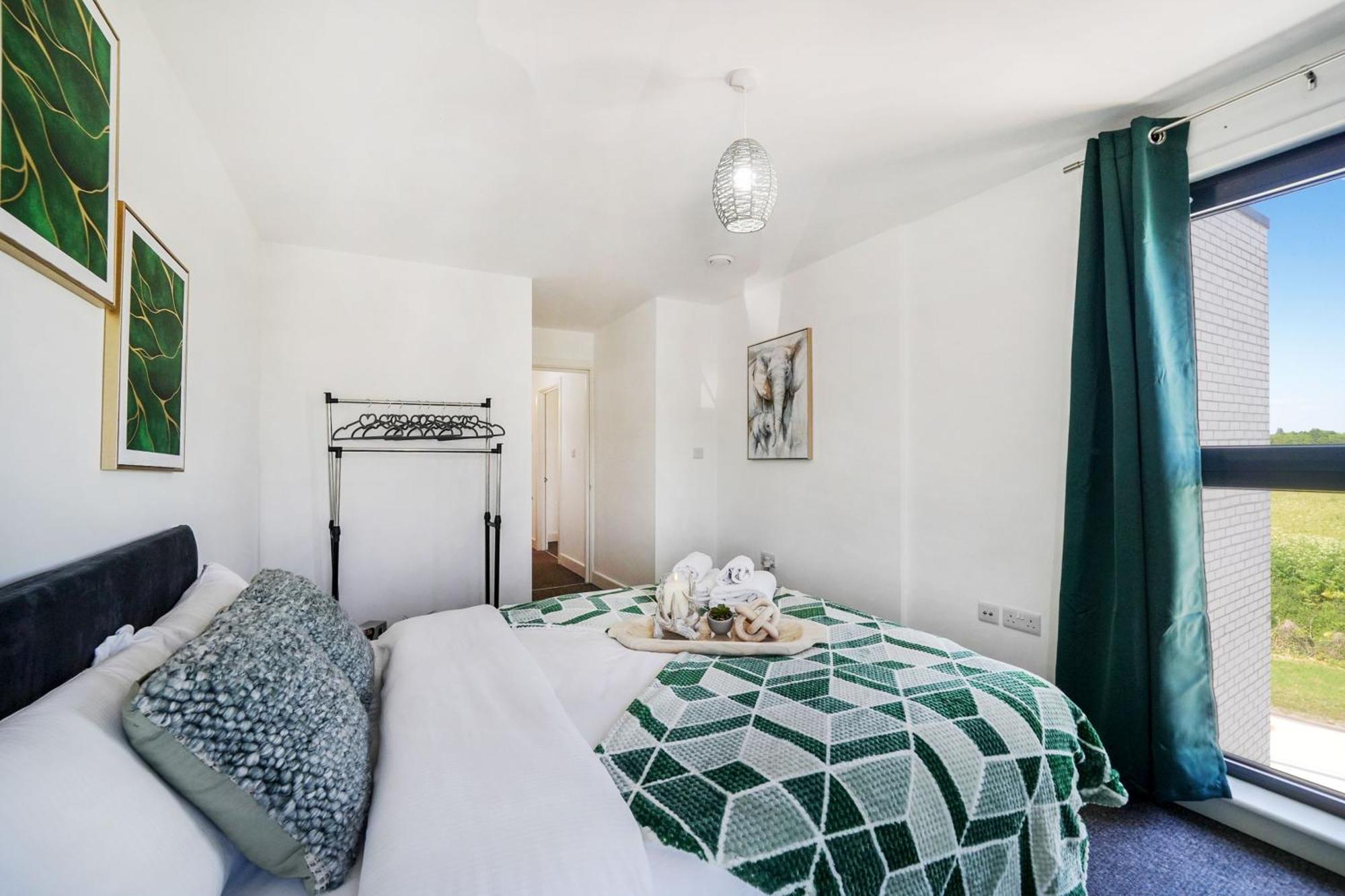 Livestay-New Private Apartment Building Minutes From Heathrow Slough Eksteriør bilde