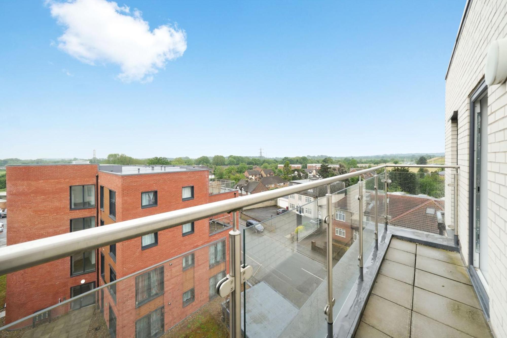Livestay-New Private Apartment Building Minutes From Heathrow Slough Eksteriør bilde