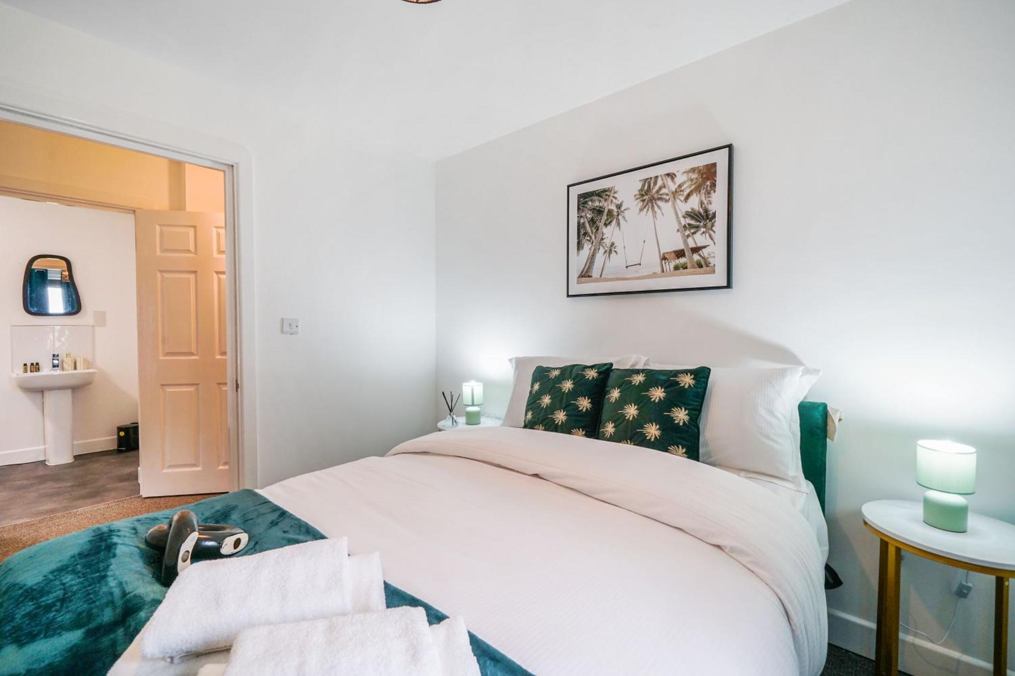 Livestay-New Private Apartment Building Minutes From Heathrow Slough Eksteriør bilde